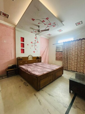 Bedroom in 2 BHK Builder Floor at Sector 21 – for Rent