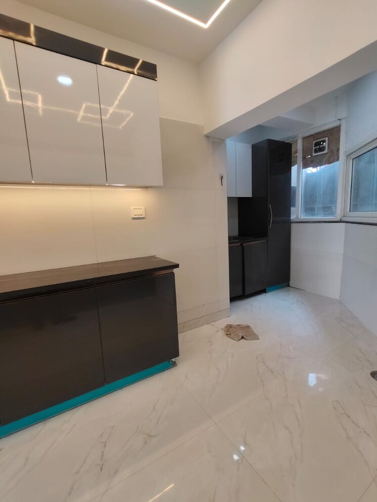 Other, sector 6 dwarka 3 Bedroom 1300 Sq.Ft. Apartment In Sector 6 Dwarka Delhi 9373292