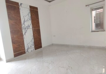 Room in 3 BHK Apartment at Sector 6 Dwarka – for Rent