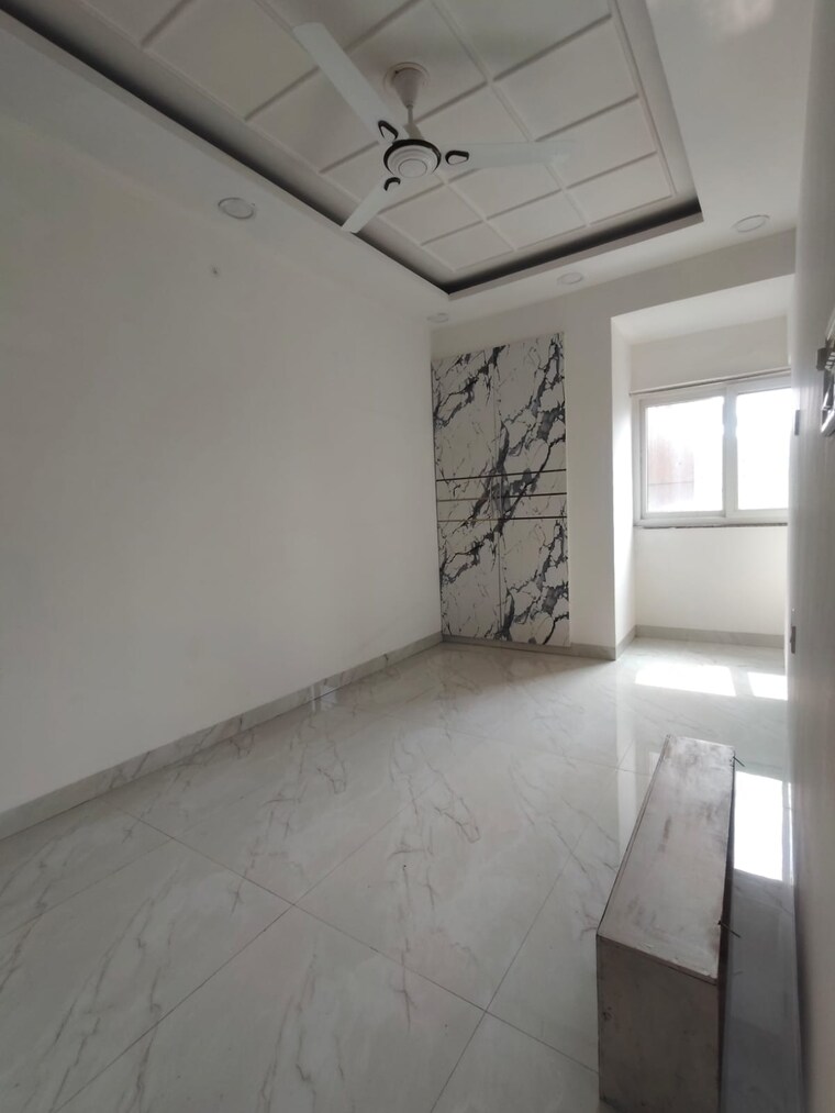 Room, sector 6 dwarka 3 Bedroom 1300 Sq.Ft. Apartment In Sector 6 Dwarka Delhi 9373292