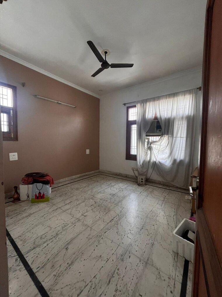 Room, sector 21 4 Bedroom 2250 Sq.Ft. Independent House In Sector 21 Panchkula 9373288