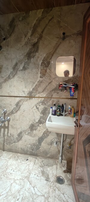 Furnished Amenities in 2 BHK Builder Floor at Saket – for Rent