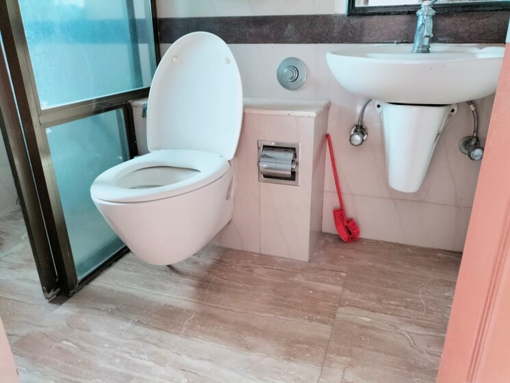 Attached Bathroom, k-raheja-heights 3 Bedroom 1375 Sq.Ft. Apartment In Malad East Mumbai 9373338