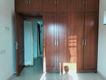 Room in 3 BHK Apartment at K Raheja Heights, Malad East – for Sale