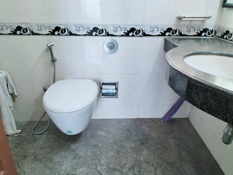Bathroom, k-raheja-heights 3 Bedroom 1375 Sq.Ft. Apartment In Malad East Mumbai 9373338