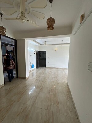 Room in 3 BHK Apartment at Sector 4 Dwarka – for Rent