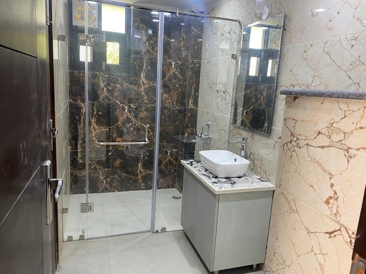 Bathroom, sector 19 dwarka 3 Bedroom 1800 Sq.Ft. Builder Floor In Sector 19 Dwarka Delhi 9373360