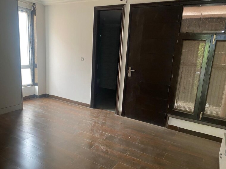 Room, sector 19 dwarka 3 Bedroom 1800 Sq.Ft. Builder Floor In Sector 19 Dwarka Delhi 9373360