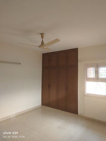 3 BHK Apartment For Rent in Vastu Apartments, Sector 55