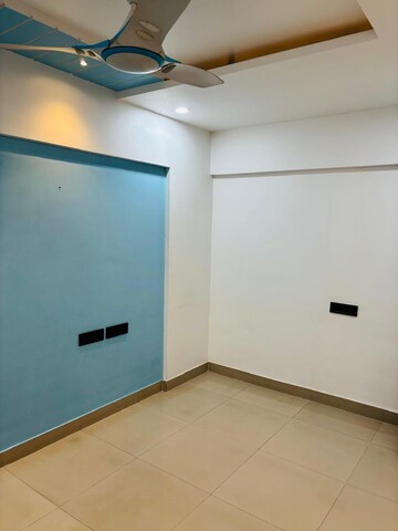 Room in 3 BHK Apartment at B.U.Bhandari Everglade, Kharadi – for Rent