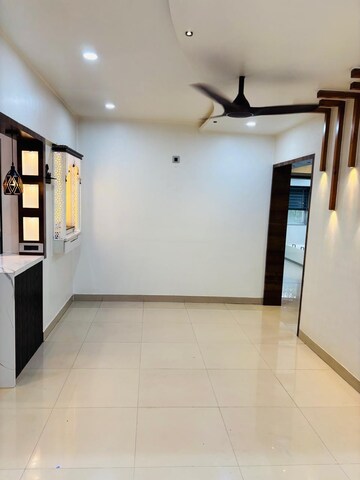 Room in 3 BHK Apartment at B.U.Bhandari Everglade, Kharadi – for Rent