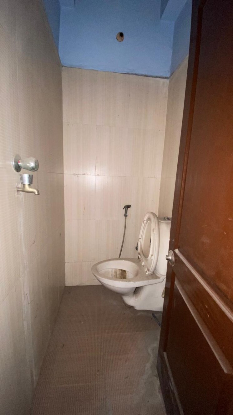 Bathroom, narayanpur 3.5 Bedroom 1520 Sq.Ft. Apartment In Narayanpur Kolkata 9373519