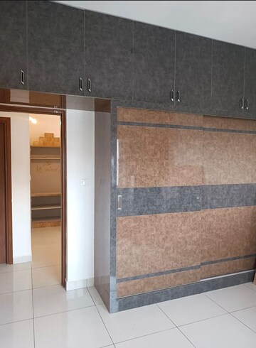 Room in 2 BHK Apartment at Prestige Jindal City, Bagalakunte – for Rent