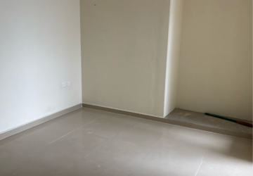 Room in 2 BHK Apartment at Supertech Golf Country Suites, Supertech Golf Country – for Sale