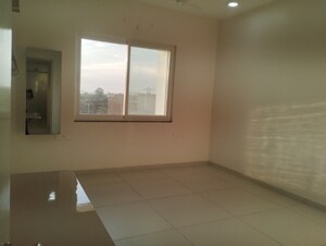 Room in 3 BHK Apartment at Jayabheri The Nirvana, Gopanpally – for Rent