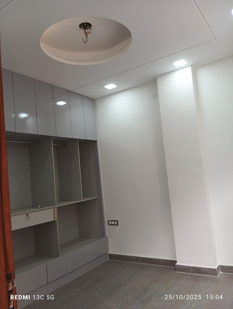 Master Bedroom, rohini sector 25 3 Bedroom 1000 Sq.Ft. Builder Floor In Rohini Sector 25 Delhi 9373724