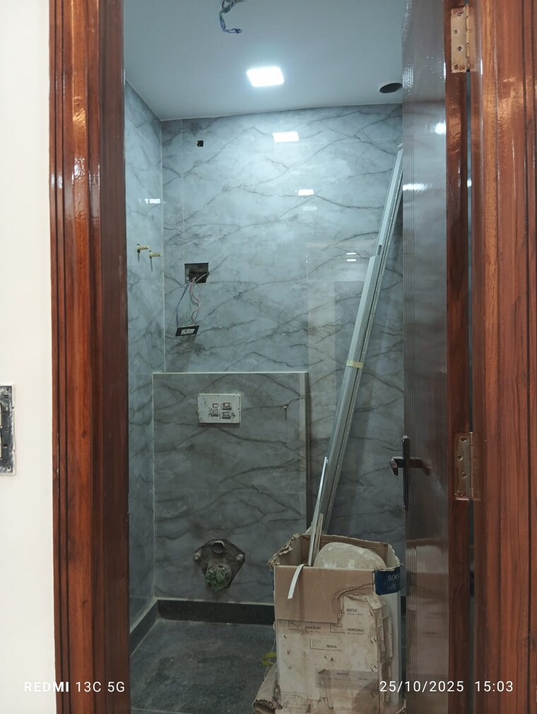 Attached Bathroom, rohini sector 25 3 Bedroom 1000 Sq.Ft. Builder Floor In Rohini Sector 25 Delhi 9373724