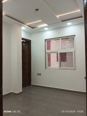 Room in 3 BHK Builder Floor at Rohini Sector 25 – for Sale