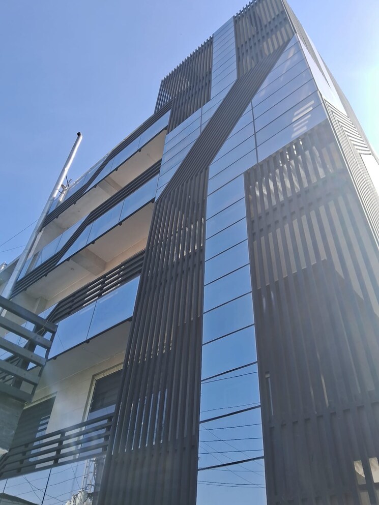 Exterior View, sector 4 Commercial Office Space 1100 Sq.Ft. In Sector 4 Noida 9373650