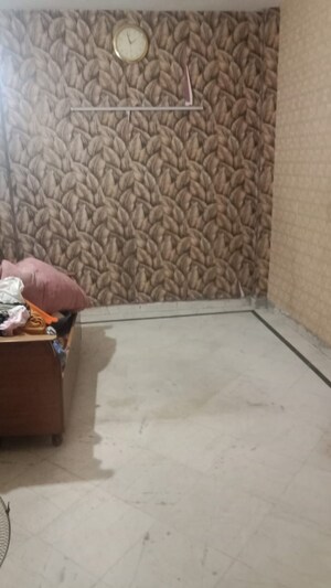 Room in 1 RK Builder Floor at Saket – for Rent