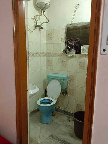 Bathroom in 1 BHK Builder Floor at Lajpat Nagar 4 – for Rent