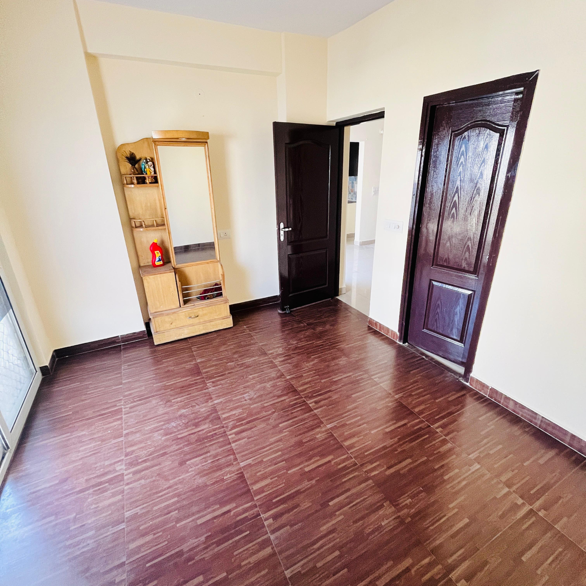2 BHK Apartment For Rent in VVIP Addresses