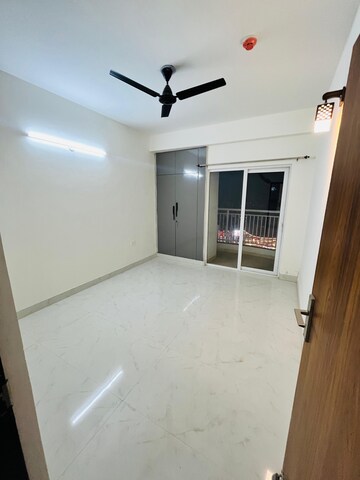 Room in 4 BHK Apartment at VVIP Mangal, Raj Nagar Extension – for Sale