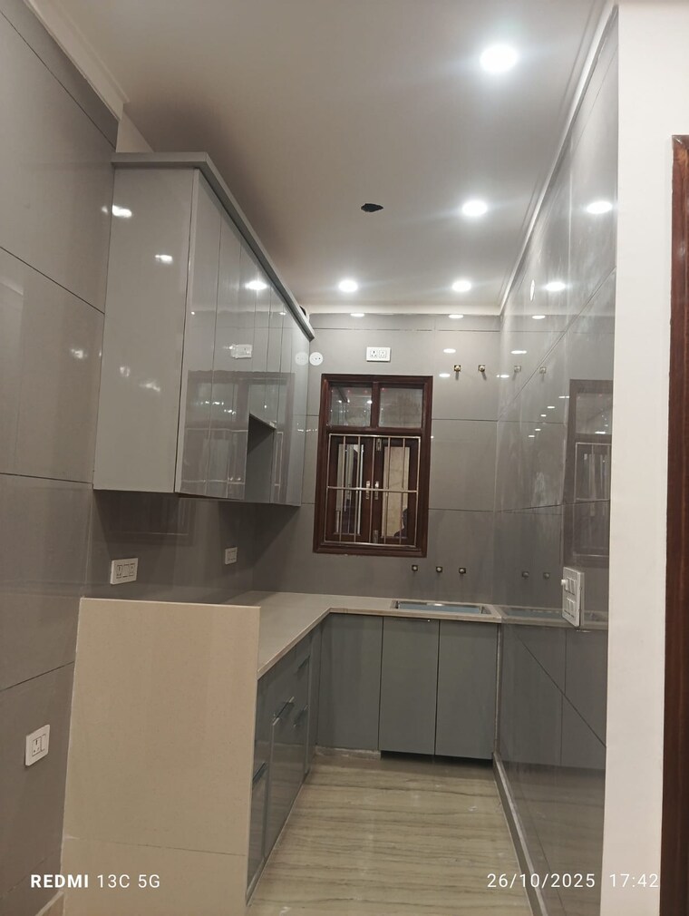 Kitchen, rohini sector 25 3 Bedroom 900 Sq.Ft. Builder Floor In Rohini Sector 25 Delhi 9373865