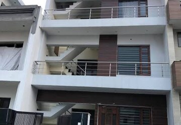 3 BHK Builder Floor For Rent in Aerocity