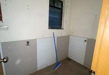 Bathroom in 3.5 BHK Apartment at Gera GreensVille SkyVillas, Kharadi – for Rent