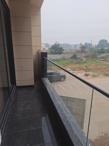 Balcony in 3 BHK Builder Floor at BPTP Floors, Sector 70 – for Sale