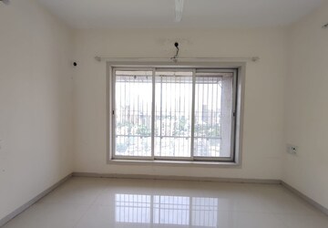 Room in 2 BHK Apartment at Chandak 34 Park Estate, Goregaon West – for Rent