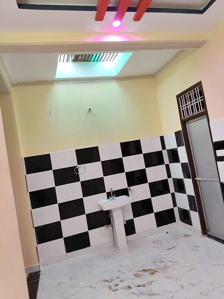 Team Area, indira nagar 3 Bedroom 1200 Sq.Ft. Villa In Indira Nagar Lucknow 9373906
