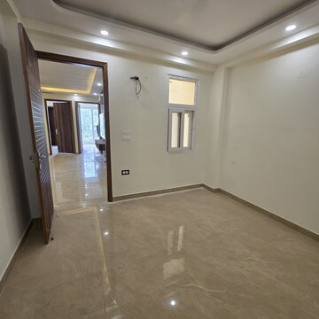 Room in 3 BHK Builder Floor at Chattarpur – for Rent