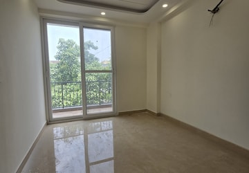 Room in 3 BHK Builder Floor at Chattarpur – for Rent