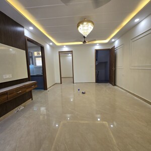 Room in 3 BHK Builder Floor at Chattarpur – for Rent