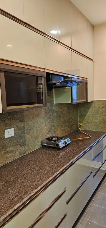 Furnished Amenities in 3 BHK Apartment at Elite Golf Green, Sector 79 – for Rent