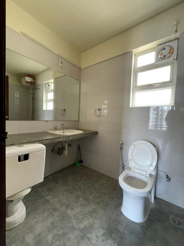 Bathroom, vascon-forest-county 3 Bedroom 1400 Sq.Ft. Apartment In Kharadi Pune 9374137