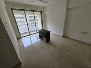 Room in 2 BHK Apartment at Lower Parel – for Sale