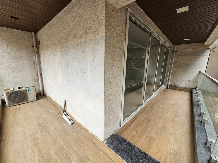 Balcony, lower parel 2 Bedroom 1037 Sq.Ft. Apartment In Lower Parel Mumbai 9374103