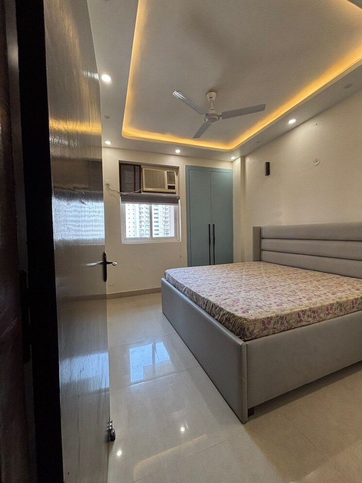 Kitchen, mahagun-mezzaria 4 Bedroom 4425 Sq.Ft. Apartment In Sector 78 Noida 9374265