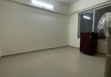 Room in 2 BHK Apartment at Kolte Patil Beryl, Kharadi – for Rent