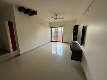 Room in 2 BHK Apartment at Bren Trillium, Hosa Road – for Sale