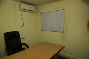 Room in  Office Space at Park Street – for Rent
