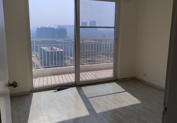 Room in 3.5 BHK Builder Floor at CHD Avenue 71, Sector 71 – for Rent