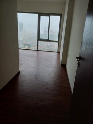 Room in 2 BHK Apartment at Piramal Mahalaxmi, Mahalaxmi – for Rent