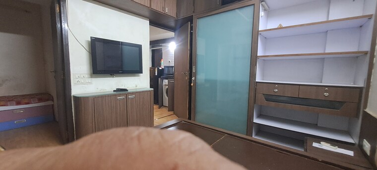 Room, shiv-parvati 1.5 Bedroom 450 Sq.Ft. Apartment In Malad West Mumbai 9374334