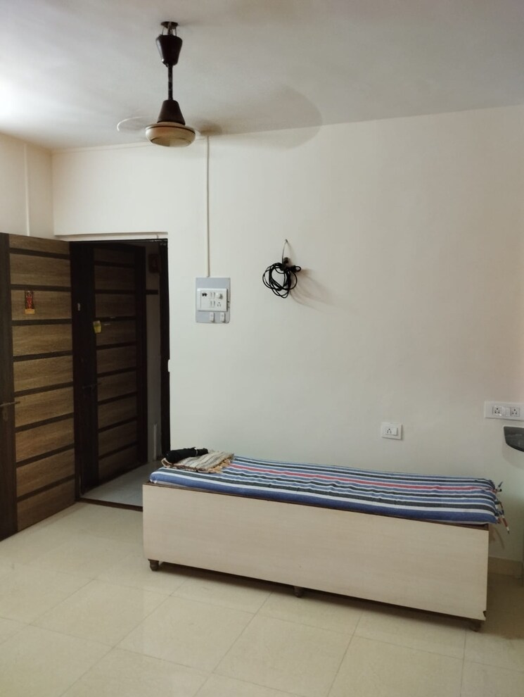 Room, panchamrut-chs-thane 1 Bedroom 400 Sq.Ft. Apartment In Ghodbunder Road Thane 9374322