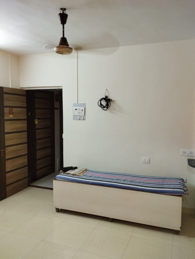 Room, panchamrut-chs-thane 1 Bedroom 400 Sq.Ft. Apartment In Ghodbunder Road Thane 9374322
