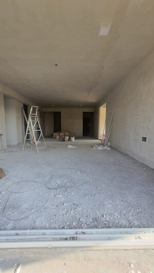 Parking in 4 BHK Apartment at Ghatkopar East – for Sale